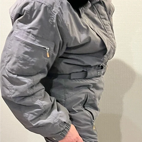 Nils brand ladies designer skiwear. - Picture 3 of 13